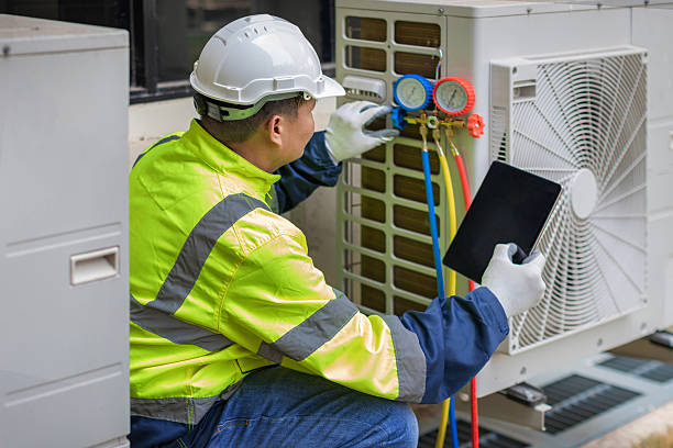 Professional Hvac Maintenance technician working in Harvard, IL